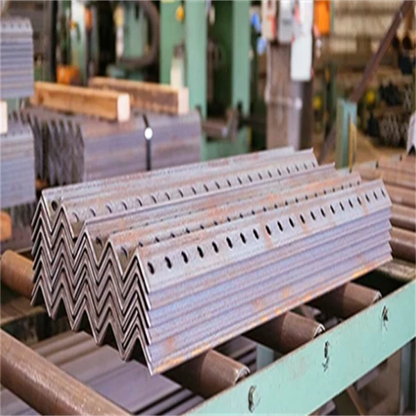 Vantaggi delle prestazioni uniche di Angle Steel e ampia applicazione